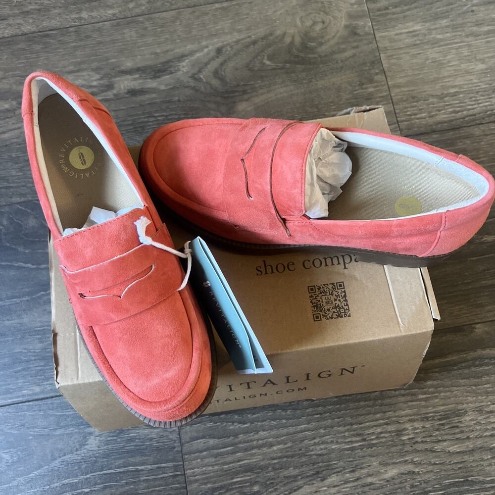 NWT Revitalign Laurel Loafers Womens 7 Sienna Suede Comfort Slip On Cottagecore